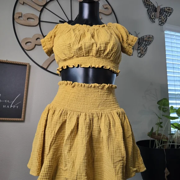 Yellow Smocked Women's Skirt - Picture 1 of 4